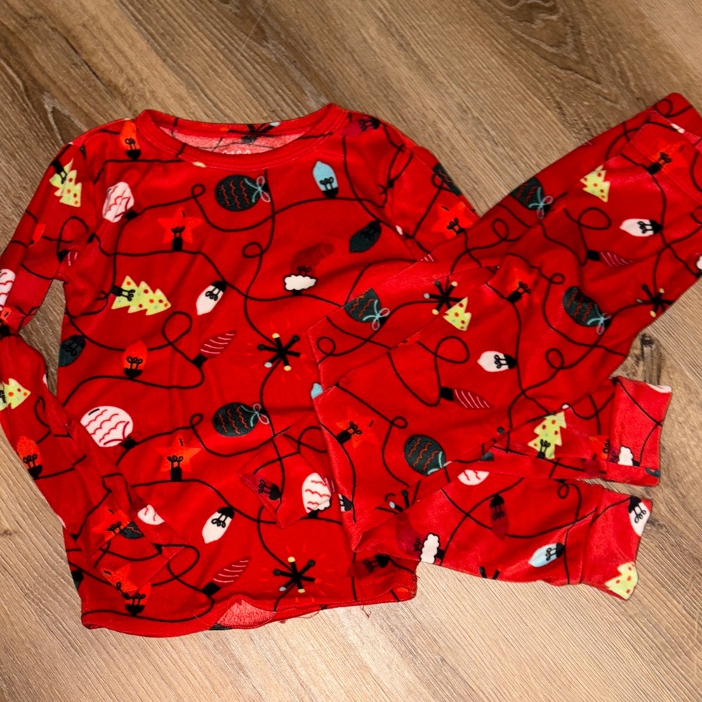 3 for $20! Kids size 6 Christmas pajamas Cat & Jack Red Holiday Pajama Set